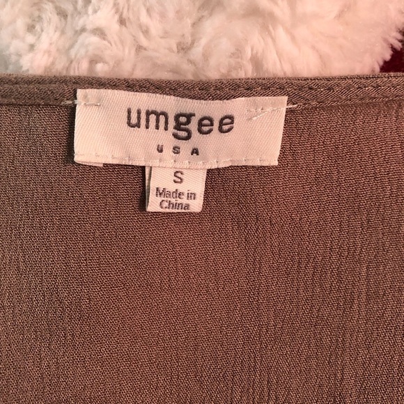 Umgee USA Small Olive Green Peplum Blouse  Embroidered, buttons, Dolman Sleeves - Picture 3 of 7